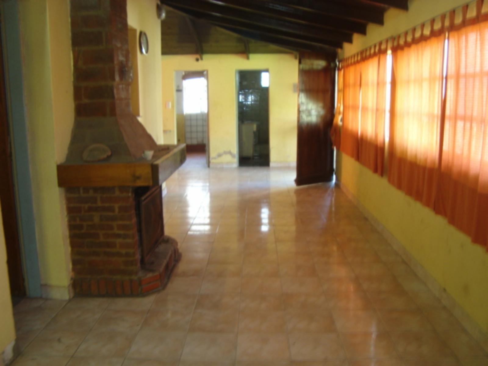 CAÑUELAS: CASA PRINCIPAL + 2 LOCALES + CASA EN 1ER PISO — foto 12