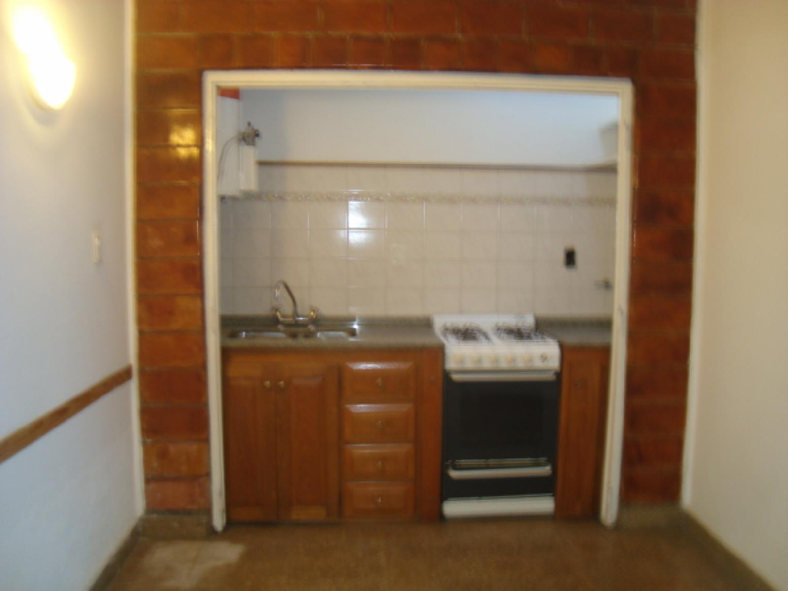 ALQUILER DEPTO EN BURZACO 2 AMB.C/PATIO.EXCEL UBICAC. A 2CDRAS ESTAC. Y MTS AV.ESPORA - 3