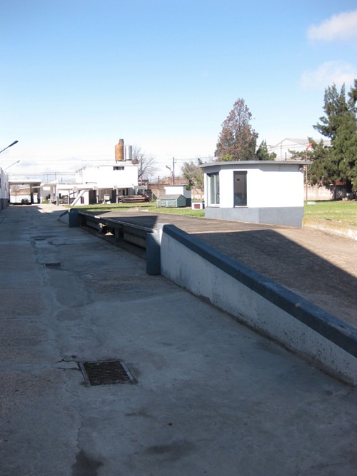 LAVALLOL. Predio Industrial de 93.000 m2 y 30.000 m2 construidos. 1200 m2 de Oficinas. Unico en la Zona — foto 6