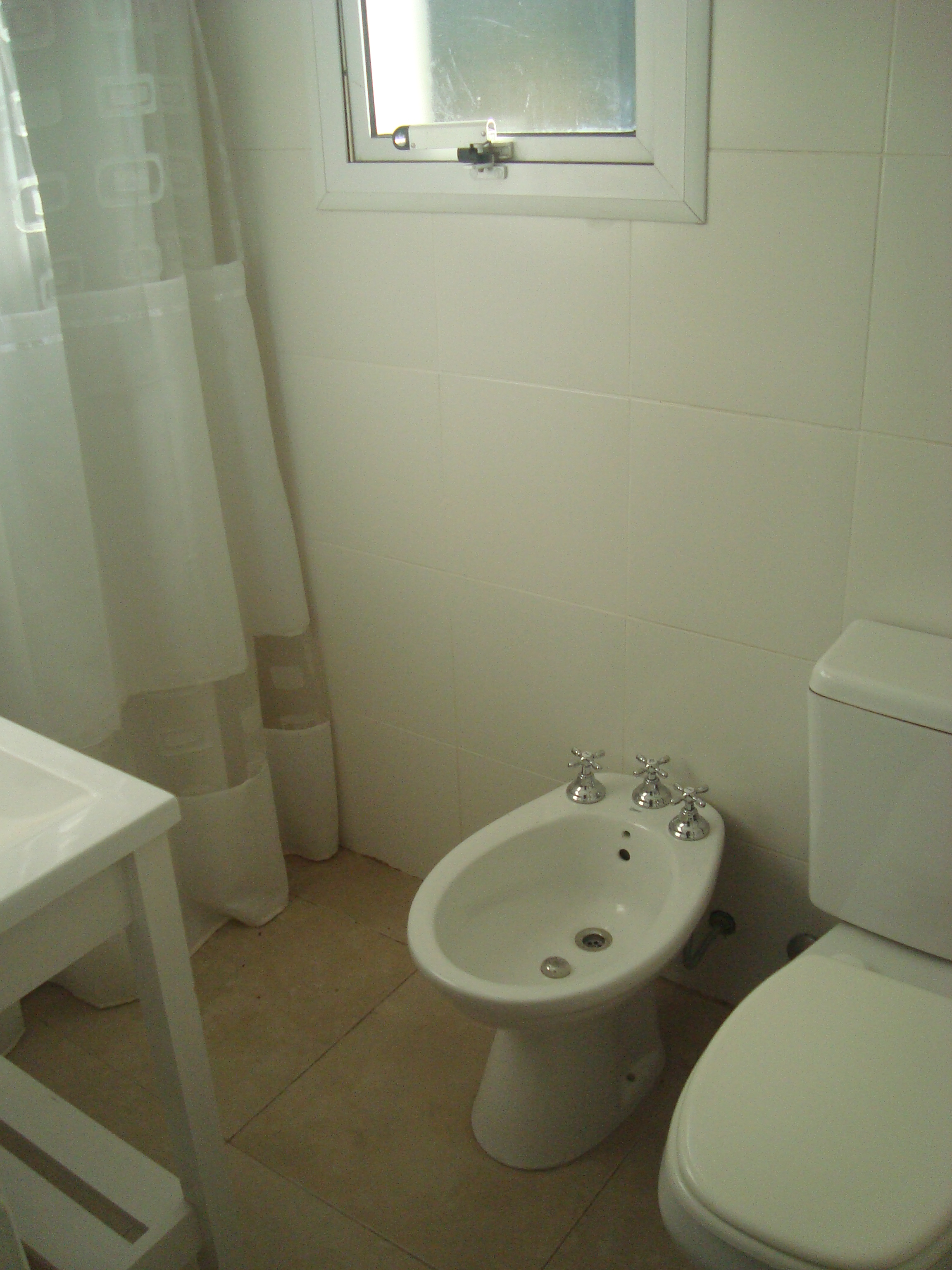 COSTA ESMERALDA: ALQUILER TEMPORARIO DE HERMOSA CASA EN BARRIO GOLF. LOTE 8 - GOLF. - 24