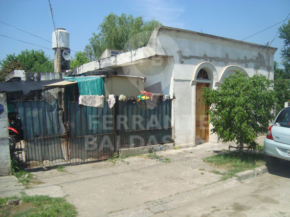 RAFAEL CALZADA : Casa a refaccionar!!! Gran terreno - Céntrico - Gran Potencial. Ideal Inversión. — foto 2