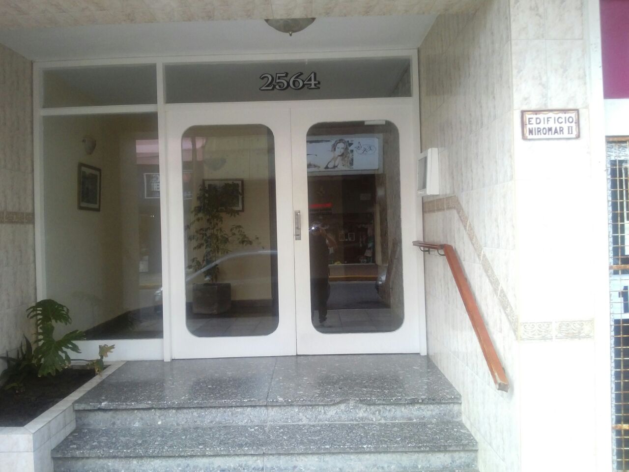SAN BERNARDO : Alquiler MONOAMBIENTE . EXCELENTE UBICACION sobre Chiozza (peatonal) a 1 cdra de la PLAYA. — foto 5