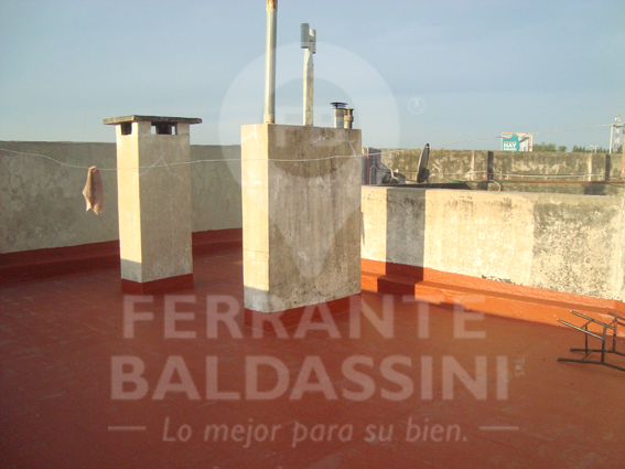 BURZACO DEPTO DE 3 AMB EN 1ER PISO. EXCELENTE UBICACION S/AV.HIPOLITO IRIGOYEN. A POCAS CDRAS ESTAC.BURZACO.LINEAS COLECTIVO X ESQUINA: CAÑUELAS, 501,406, ETC. C/ESPACIO PARA GURADAR AUTO