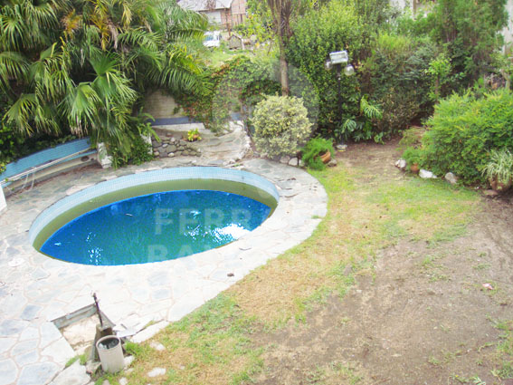 BURZACO - Hermosa y Cómoda casa en 4 niveles. Gran construcción! 170 m2 con quincho y pileta / Se puede anexar terreno lindante — foto 10