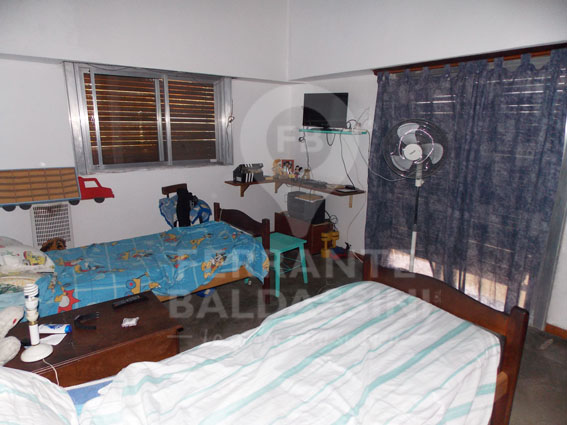 BURZACO. EXCELENTE CASA. AMPLIA, CONFORTABLE DE 2 PLANTAS. LOCAL AL FRENTE DE OPTIMA CALIDAD ( RENTABLE). IDEAL PARA FAMILIA GRANDE O 2 FAMILIAS. APTO CREDITO BANCARIO. — foto 9