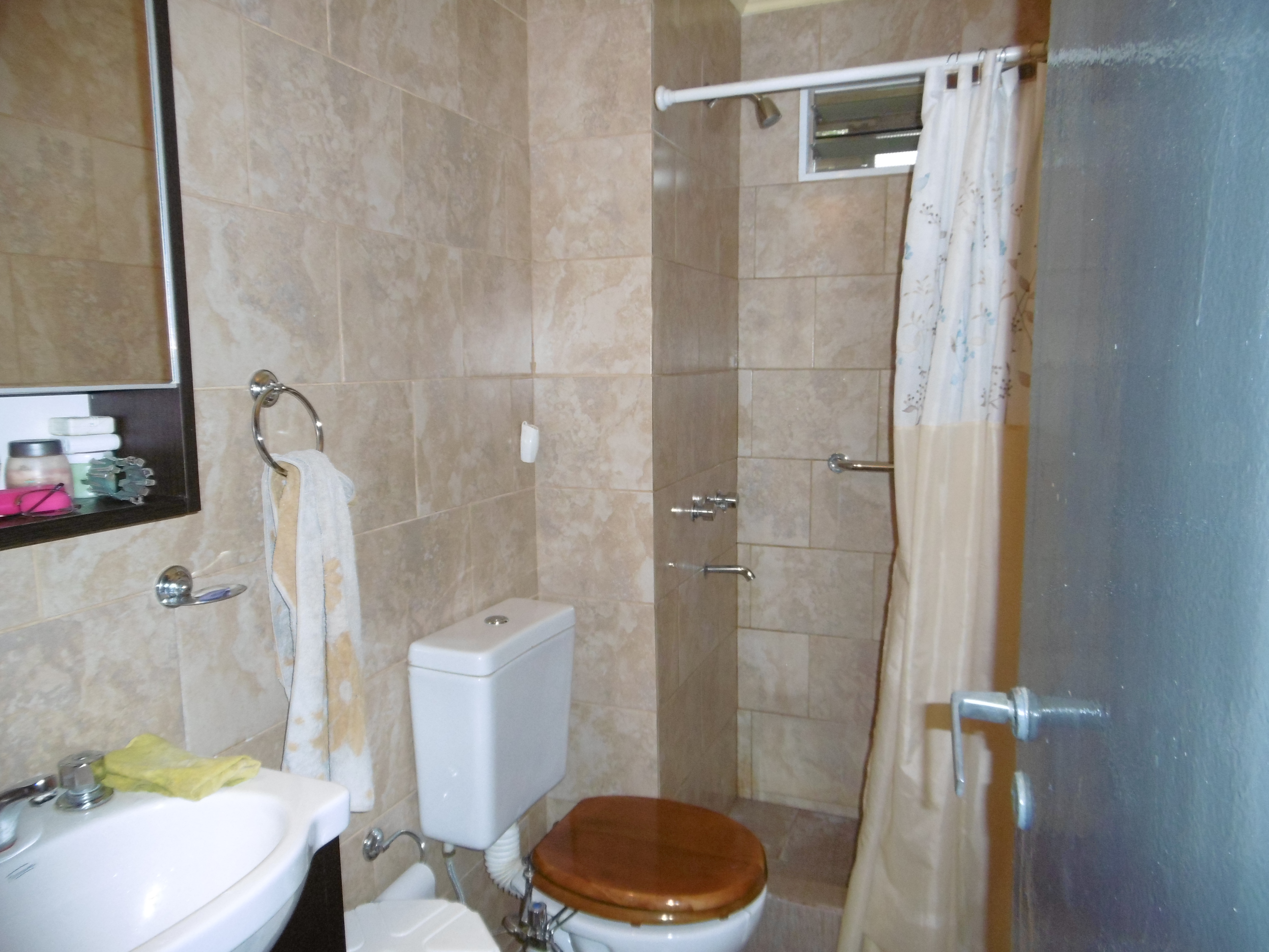 LONGCHAMPS - BARRIO VIPLASTIC - EXCELENTE DEPARTAMENTO DE 4 AMBIENTES, 3 DORMITORIOS + COCHERA EN EXCELENTE ESTADO Y UBICACION. TODO A NUEVO. AREAS VERDES Y DE ESPARCIMIENTO. — foto 7