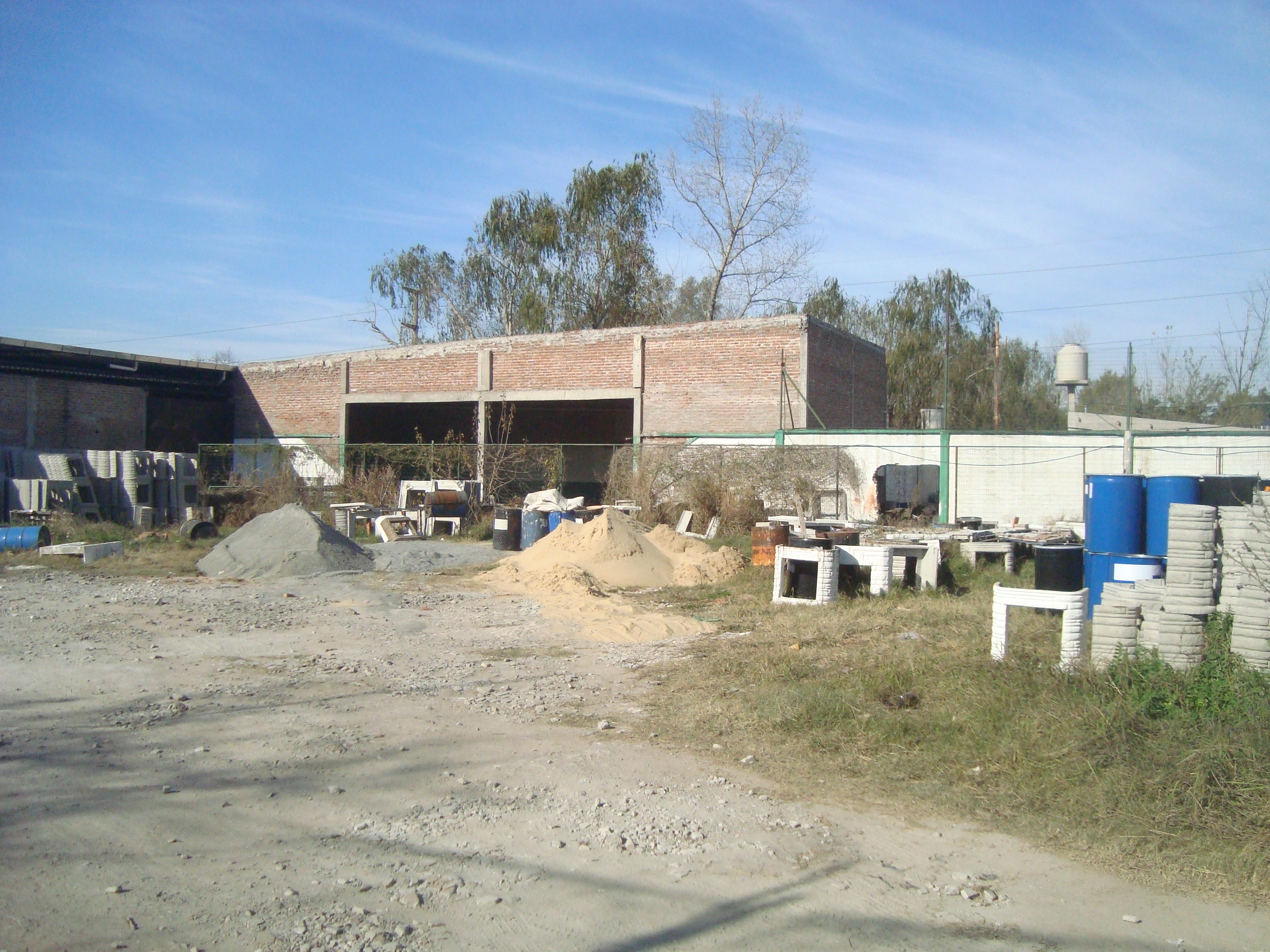 CLAYPOLE: ALQUILER ( GALPONES INDUSTRIALES): EXCELENTE UBICACION ESTRATEGICA Y ACCESO S/RUTA 4 . IMPORTANTE METALURGICA DE ZONA SUR,EN FUNCIONAMIENTO. MULTIPLES POSIBILIDADES. OPORTUNIDAD.RENTABLE. - 16