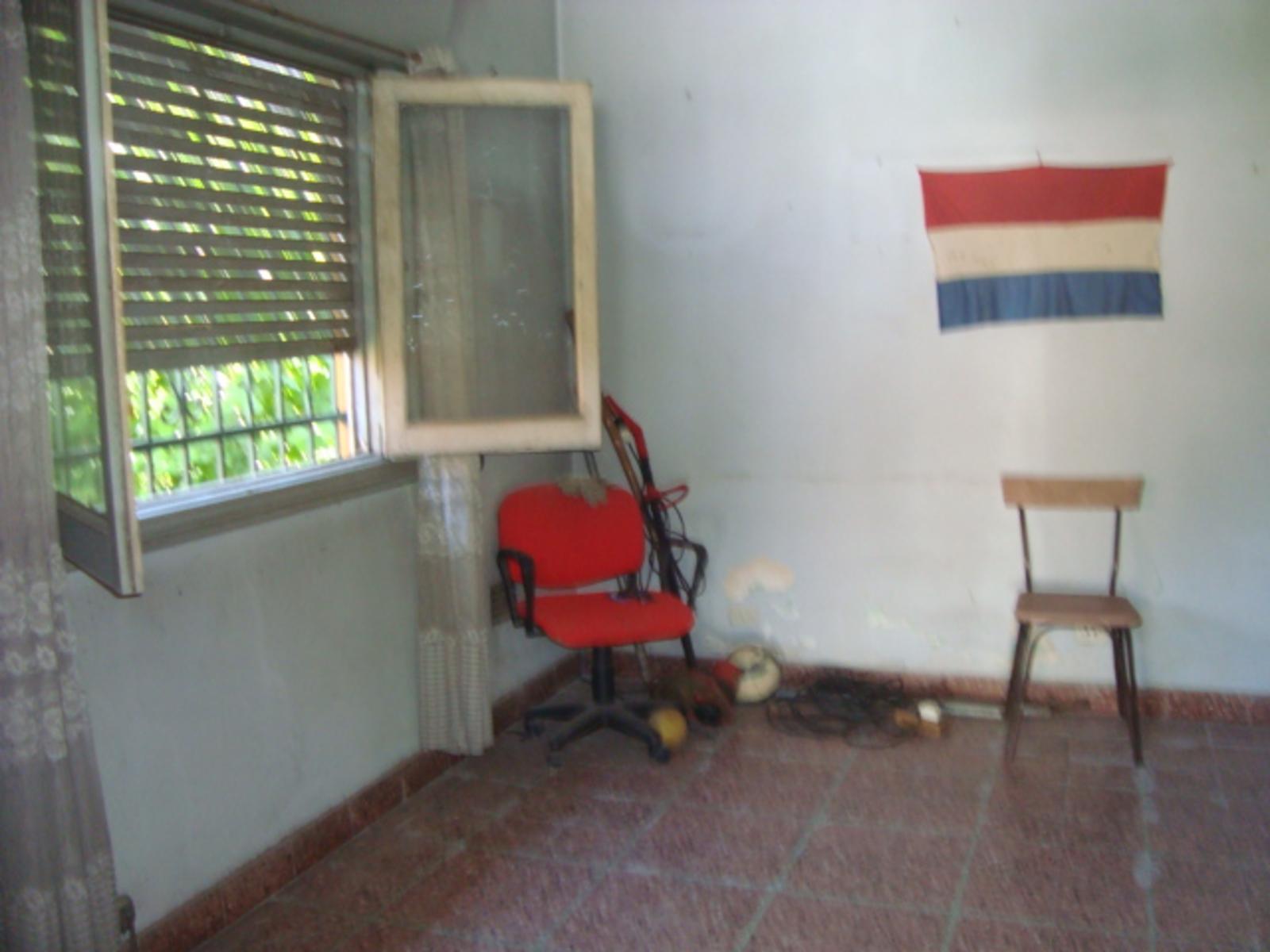 BURZACO: CASA AMPLIA ,SOBRE TERRENO 12 X 40 - ESCRITURADA - *APTA CREDITO* — foto 5