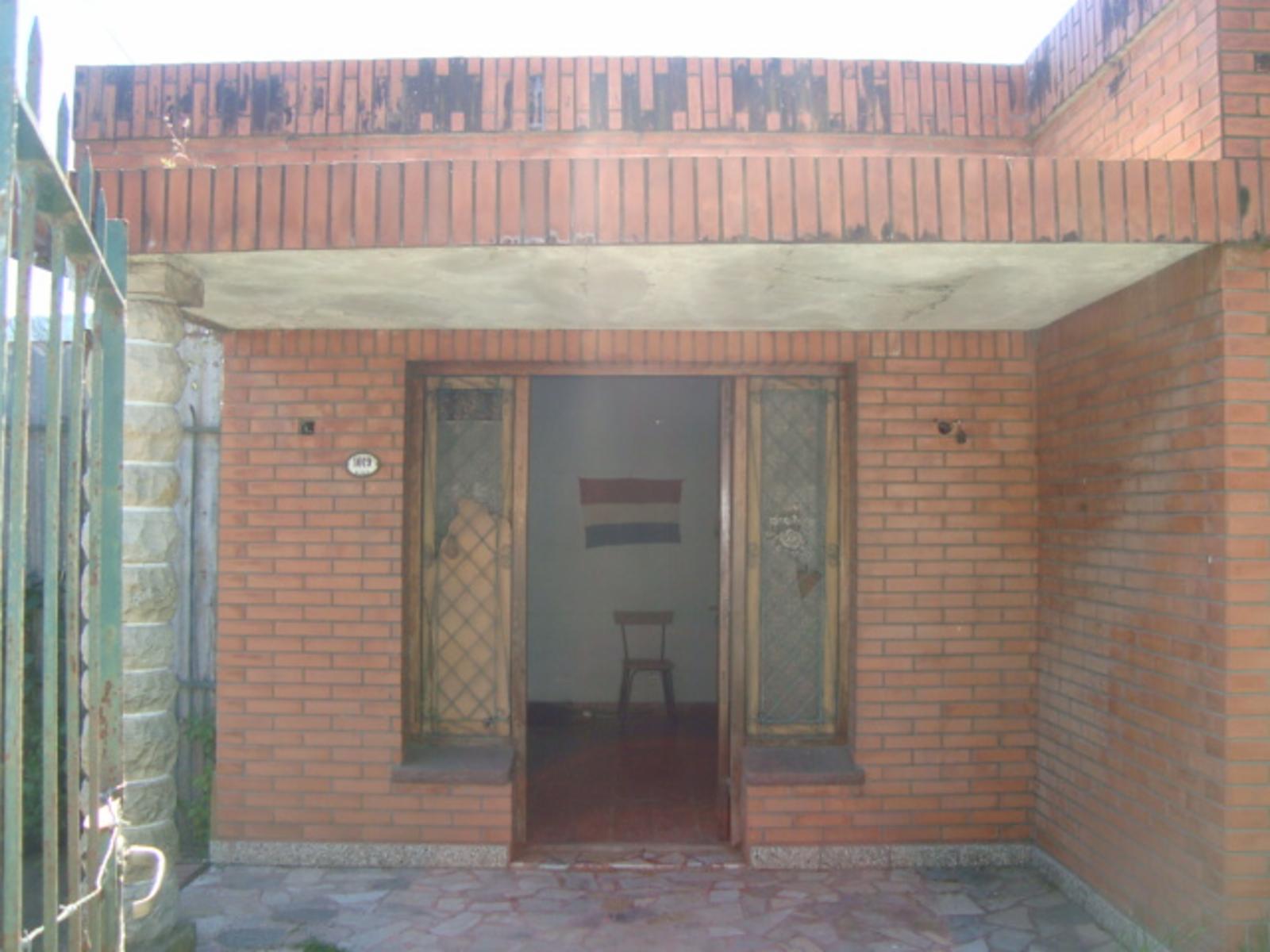 BURZACO: CASA AMPLIA ,SOBRE TERRENO 12 X 40 - ESCRITURADA - *APTA CREDITO* — foto 8