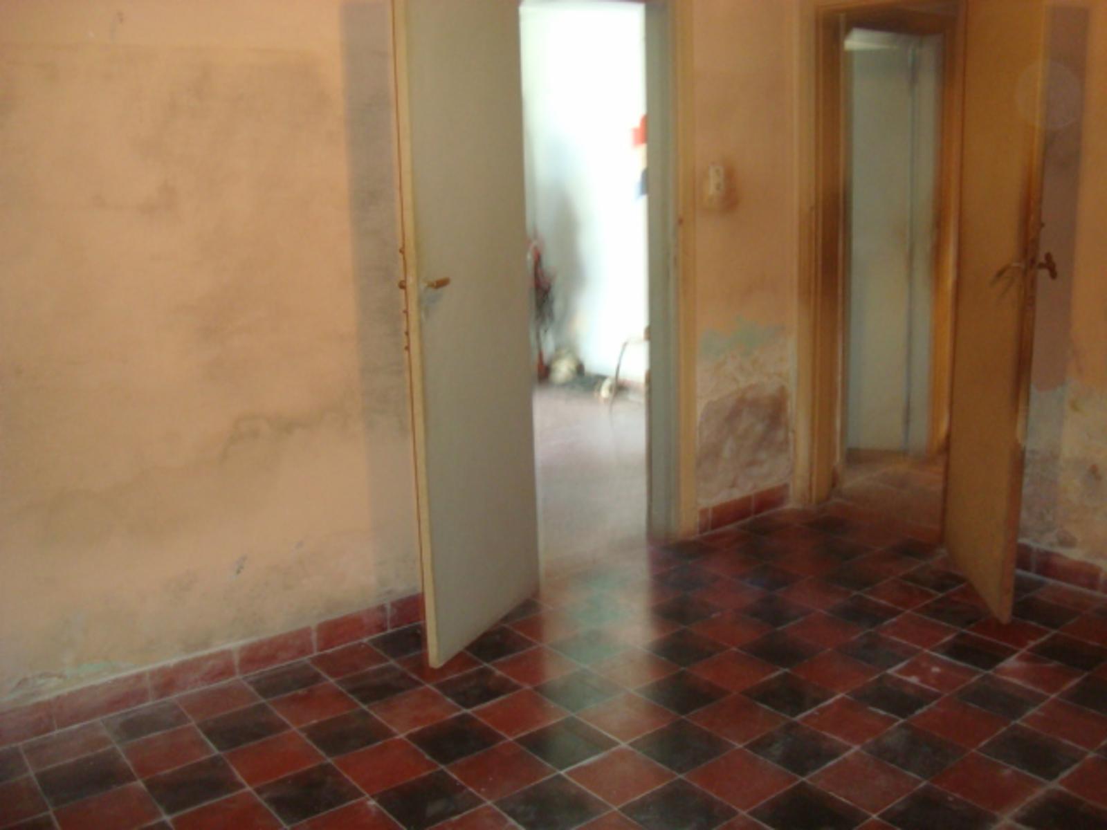 BURZACO: CASA AMPLIA ,SOBRE TERRENO 12 X 40 - ESCRITURADA - *APTA CREDITO* — foto 9