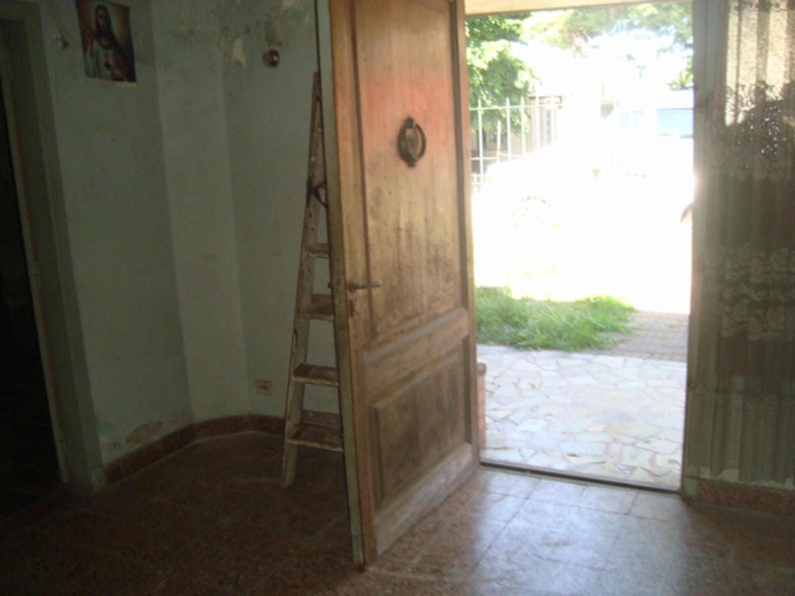 BURZACO: CASA AMPLIA ,SOBRE TERRENO 12 X 40 - ESCRITURADA - *APTA CREDITO* — foto 11