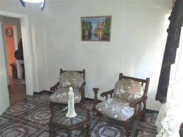 BURZACO: VENTA de CASA EN PH – EXCELENTE UBICACION- CASCO URBANO. MUY LINDA. TODO A NUEVO. FUNCIONAL. A. DEL VALLE AL 500 entre Amenedo y 25 de Mayo. A cdras estac.burzaco. Líneas Colectivo x la esq. - 1