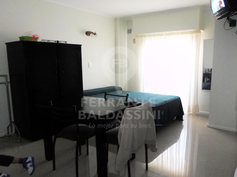 DEPARTAMENTO MONOAMBIENTE EN SAN BERNARDO SOBRE AV. CHIOZZA - IMPECABLE ESTADO - MODIFICADO TODO A NUEVO ACEPTA PERMUTA POR LOCAL — foto 2