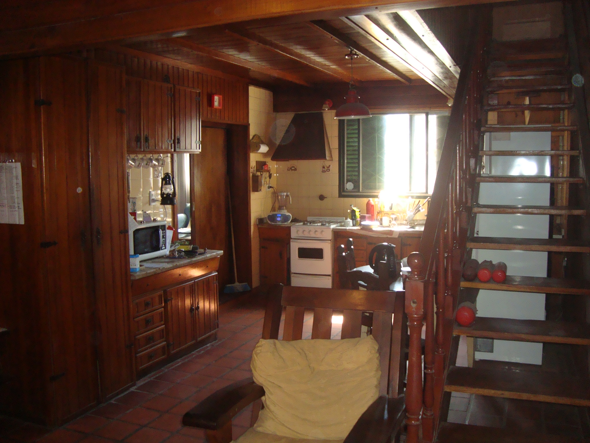 OPORTUNIDAD :AMPLIA CASA EN BURZACO. ZONA CENTRICA EN EXCELENTE ESQ.SOBRE ALCORTA Y ETCHEGOYEN. — foto 11