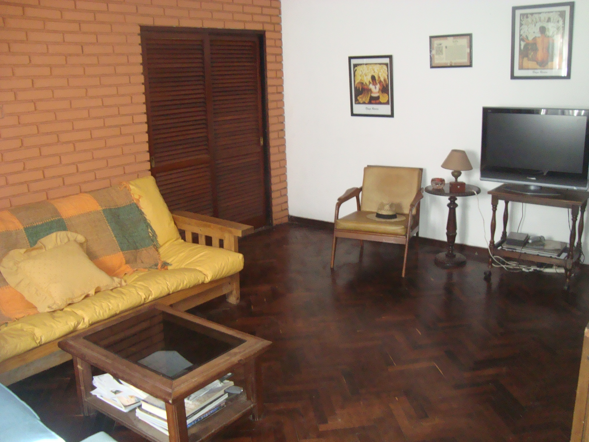 OPORTUNIDAD :AMPLIA CASA EN BURZACO. ZONA CENTRICA EN EXCELENTE ESQ.SOBRE ALCORTA Y ETCHEGOYEN. — foto 14