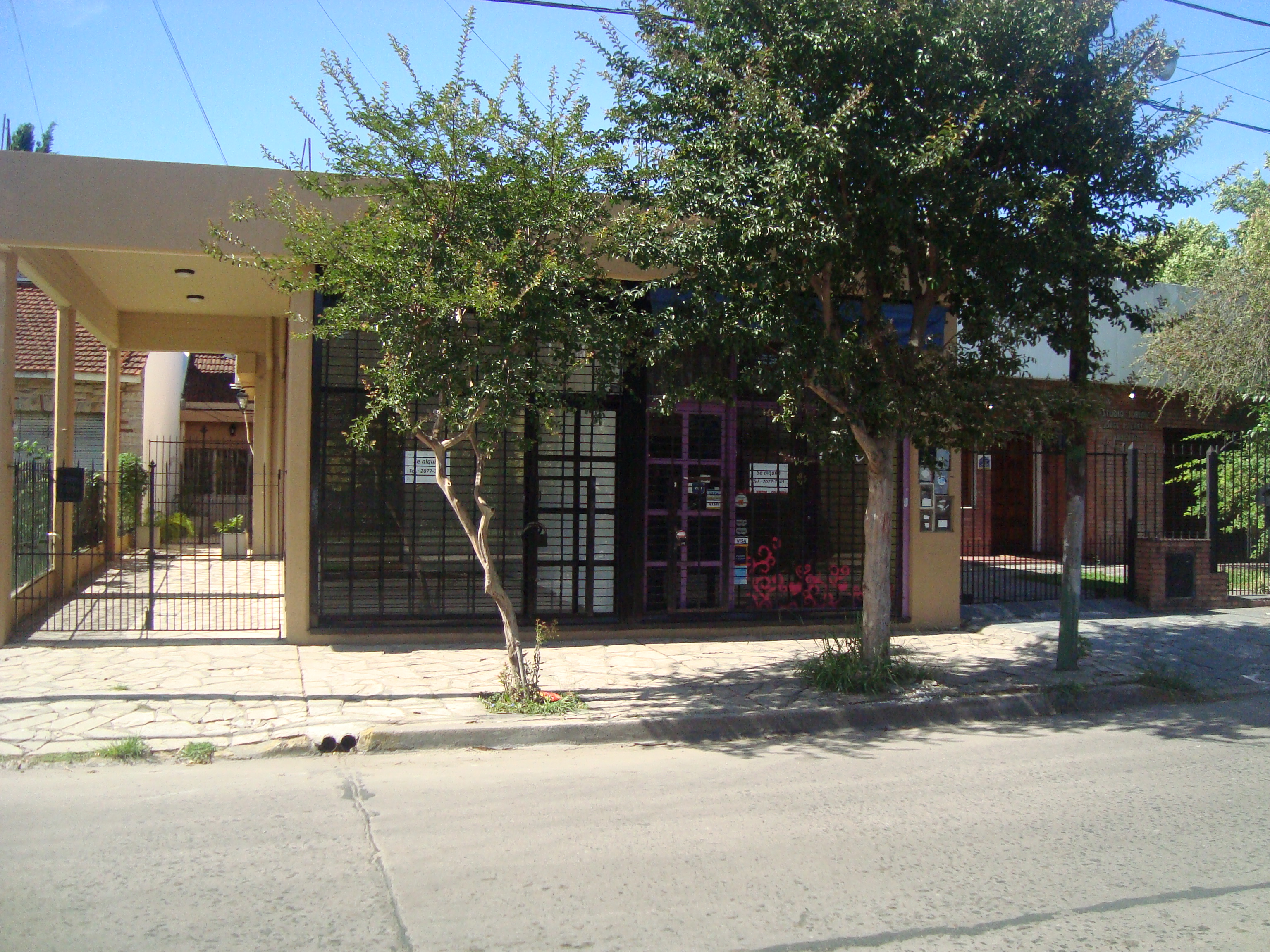 BURZACO: ALQUILER LOCAL CENTRICO SOBRE CALLE E.DE BURZACO,A MTS PLAZA PPAL Y 1 CDRA AV.H.IRIGOYEN. ZONA ESTRATEGICA COMERCIAL - 3