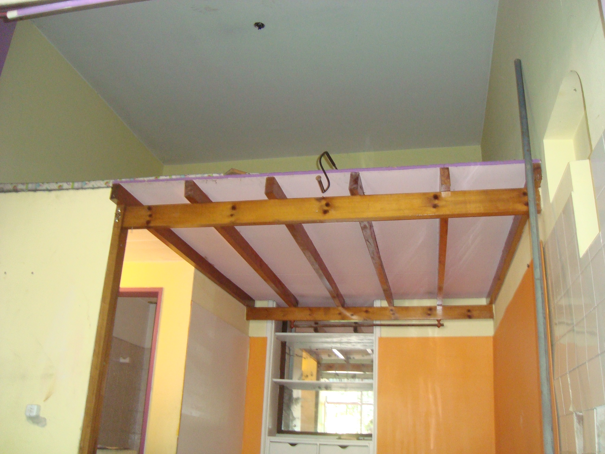 BURZACO: ALQUILER LOCAL CENTRICO SOBRE CALLE E.DE BURZACO,A MTS PLAZA PPAL Y 1 CDRA AV.H.IRIGOYEN. ZONA ESTRATEGICA COMERCIAL - 7