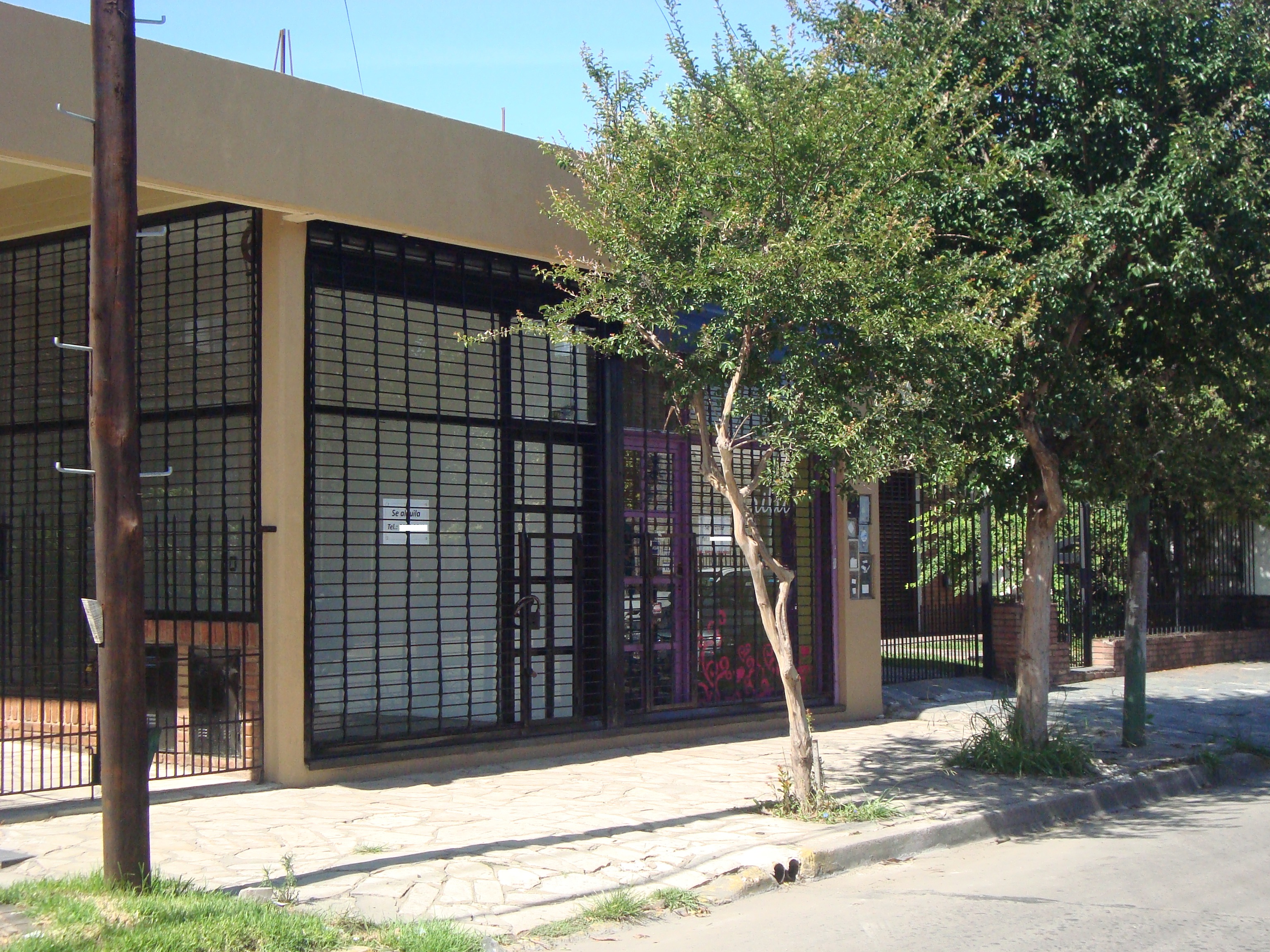 BURZACO: ALQUILER LOCAL CENTRICO SOBRE CALLE E.DE BURZACO,A MTS PLAZA PPAL Y 1 CDRA AV.H.IRIGOYEN. ZONA ESTRATEGICA COMERCIAL - 19