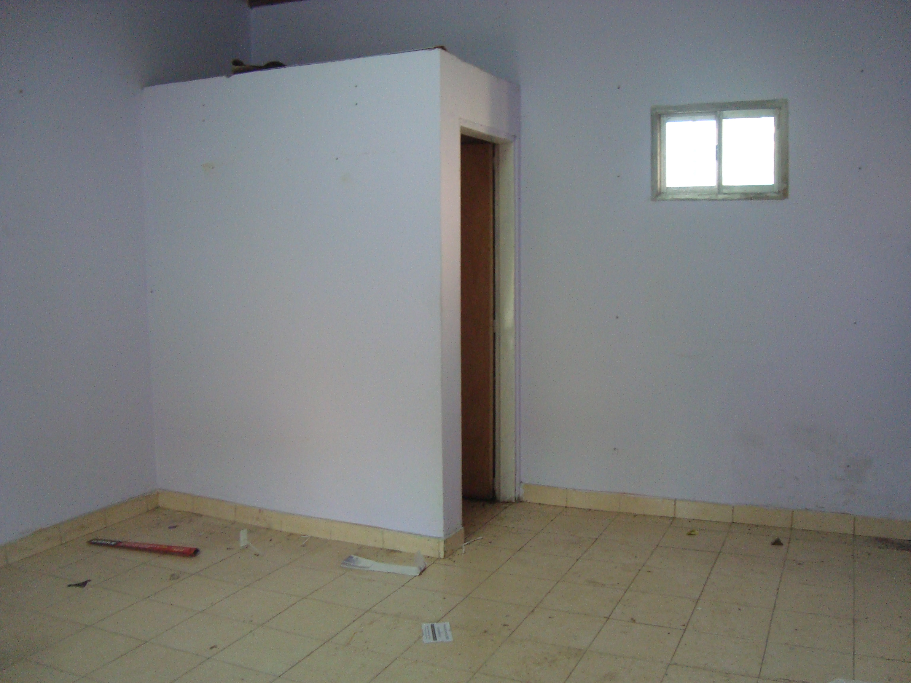 LONGCHAMPS: 5 LOCALES EN VENTA. OPORTUNIDAD DE INVERSION. ESQUINA CCIAL.PARADA COLECTIVO EN LA PUERTA. - 11