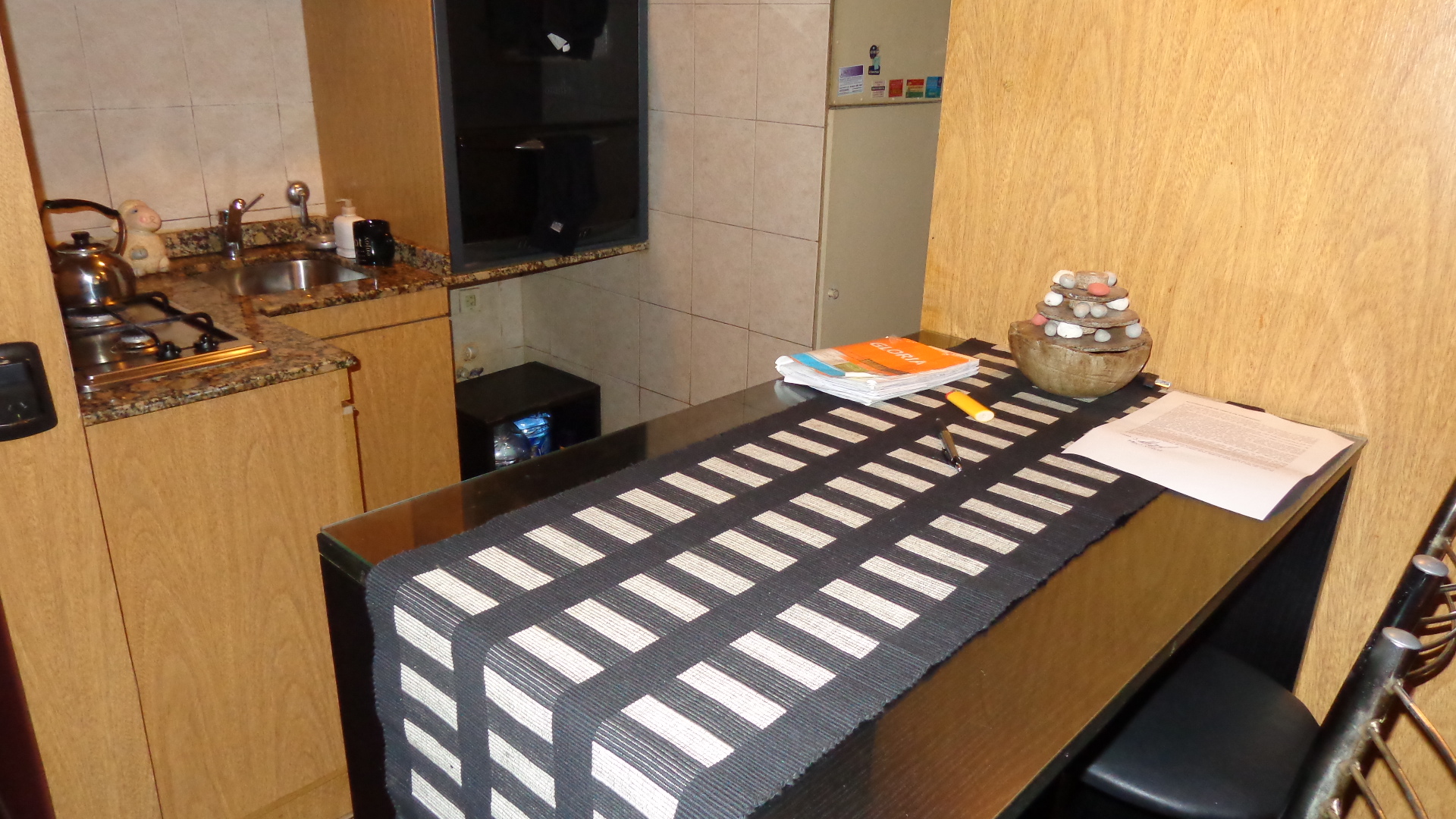 Barrio Norte Depto. Frente Balcón U$S80000. Yurgel Propiedades 4522-5786/ 15-5058-3393. — foto 3