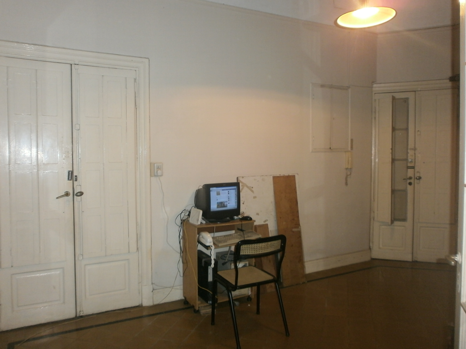 Muy buen depto de 2 amb amplios con patio estilo antiguo, apto profesional. — foto 2