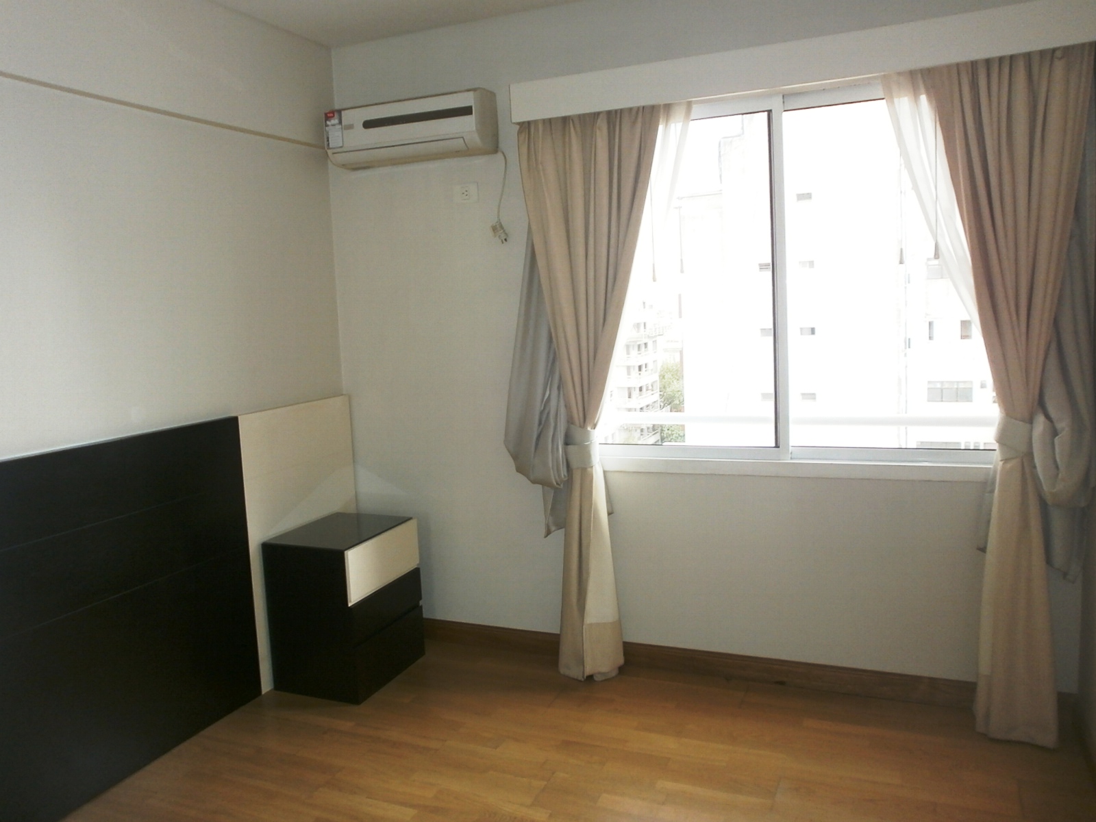 Moderno depto de 3 amb con amplio balcón y cochera fija cubierta. — foto 5