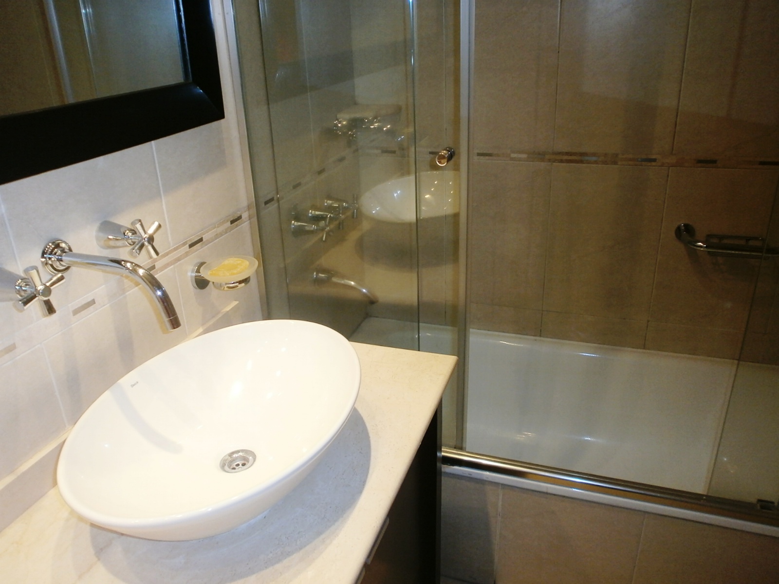 Moderno depto de 3 amb con amplio balcón y cochera fija cubierta. — foto 8