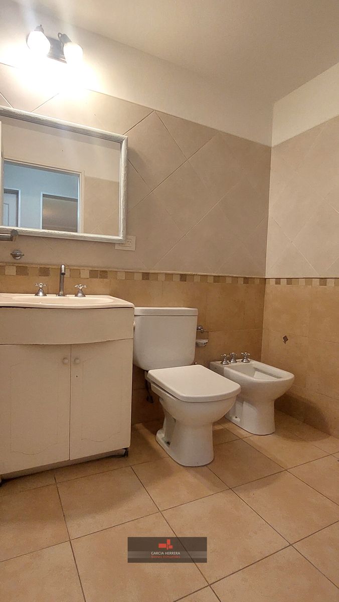 Departamento de 2 Dormitorios, Patio y Cochera - Centro de Carlos Paz. - 8