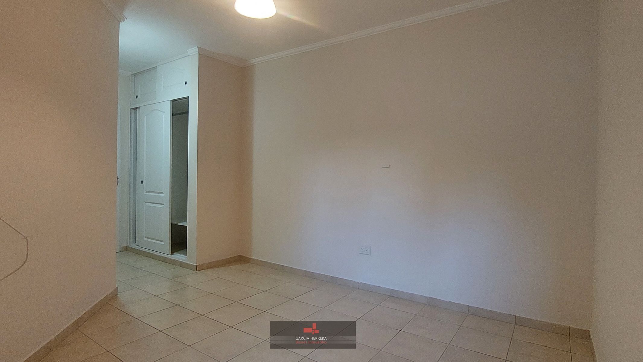 Departamento de 2 Dormitorios, Patio y Cochera - Centro de Carlos Paz. - 11