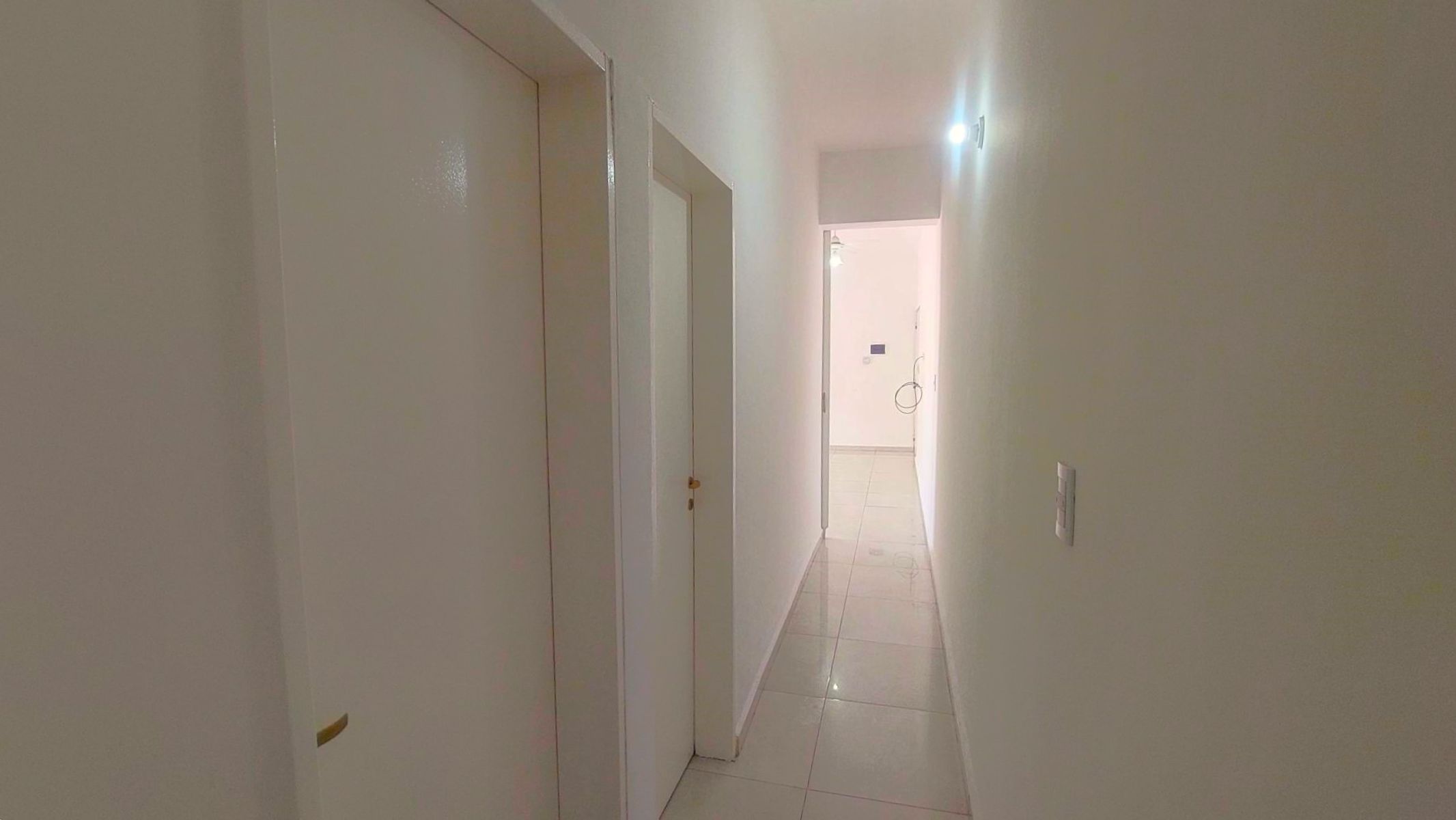 A 1 cuadra de Peatonal: 2 DORM. BALCON TERRAZA COCHERA y PILETA. — foto 5