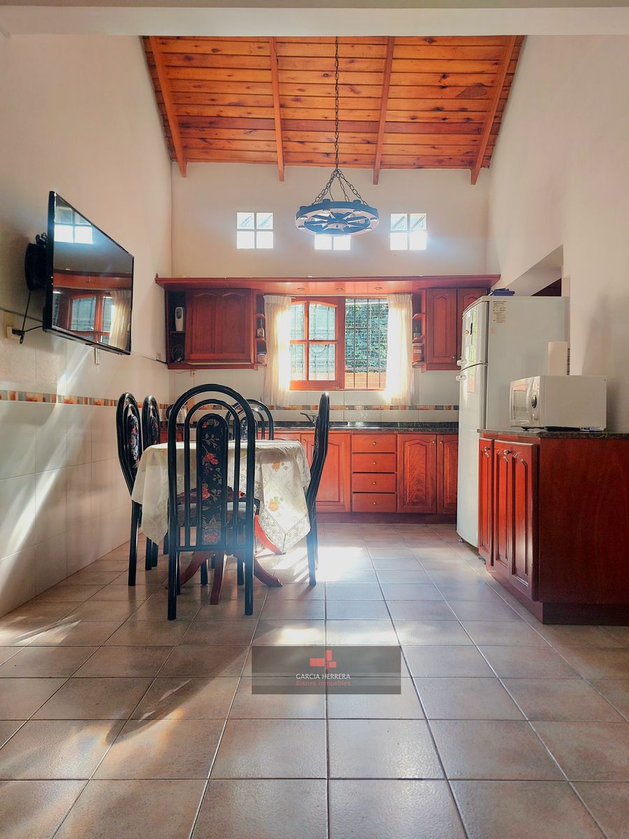 CASA DE 3 DORMITORIOS CENTRICA, BARRIO MIGUEL MUÑOZ. — foto 3