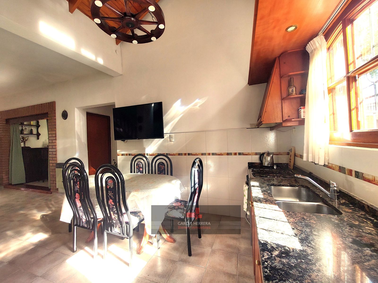 CASA DE 3 DORMITORIOS CENTRICA, BARRIO MIGUEL MUÑOZ. — foto 4