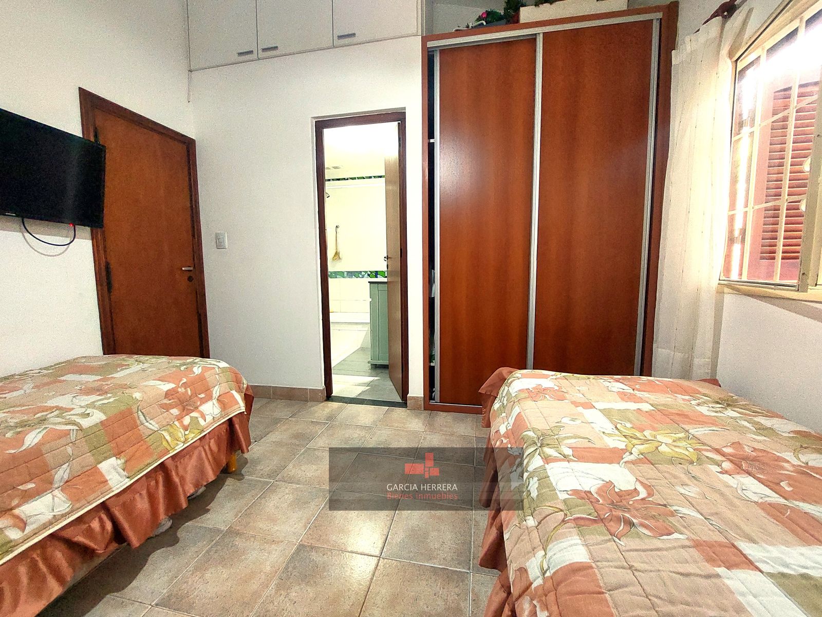 CASA DE 3 DORMITORIOS CENTRICA, BARRIO MIGUEL MUÑOZ. — foto 10