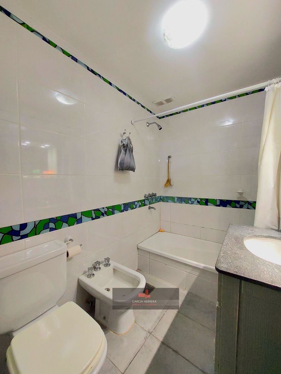 CASA DE 3 DORMITORIOS CENTRICA, BARRIO MIGUEL MUÑOZ. — foto 11