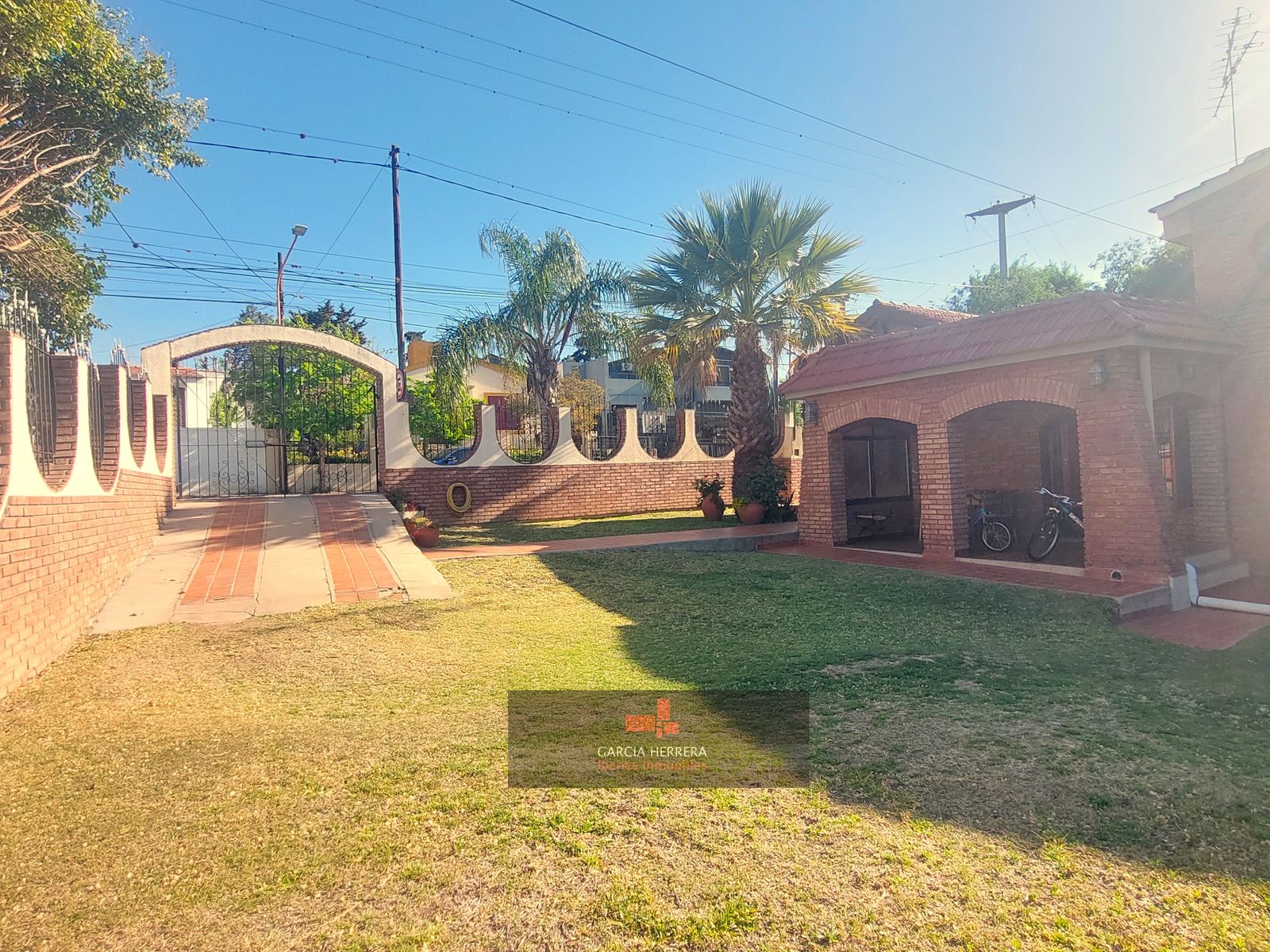 CASA DE 3 DORMITORIOS CENTRICA, BARRIO MIGUEL MUÑOZ. - 19