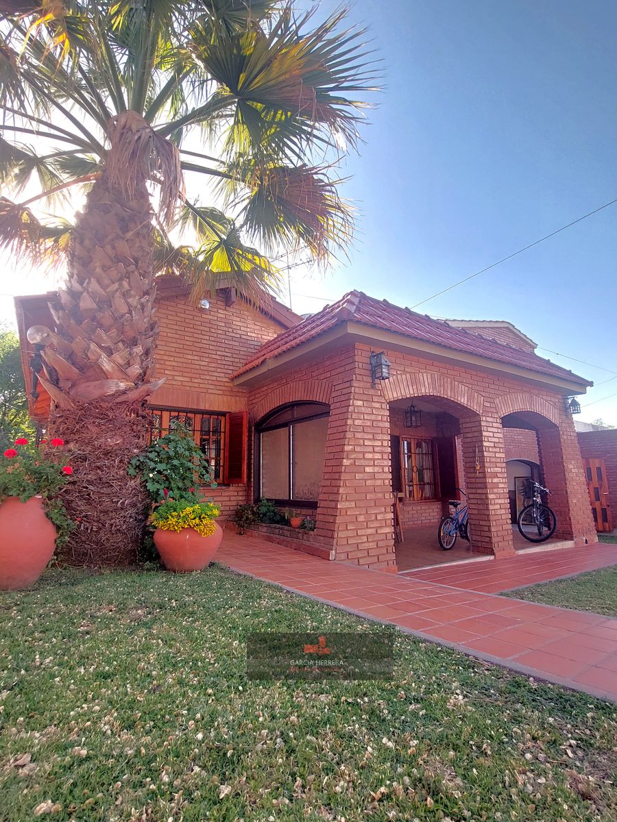 CASA DE 3 DORMITORIOS CENTRICA, BARRIO MIGUEL MUÑOZ. - 20