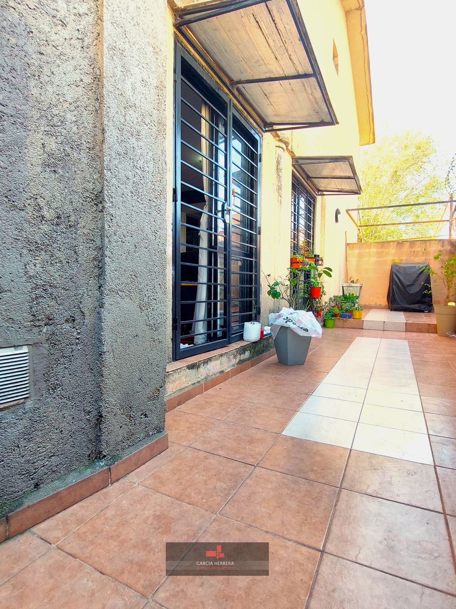 1 DORMITORIO - AMPLIO, CON PATIO y COCHERA. — foto 4