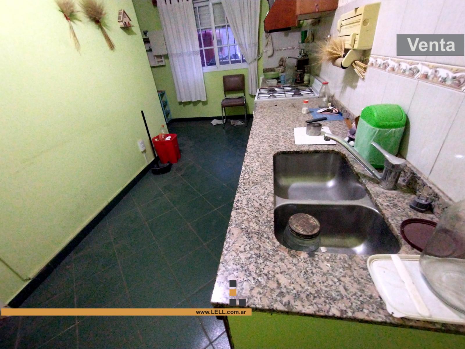 Casa 2 dorm. sobre Edison amplio terreno — foto 7