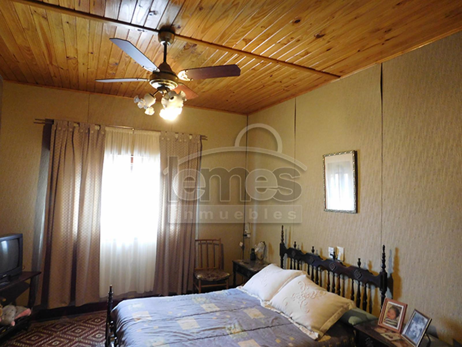 Casa a 3 cuadras de la plaza — foto 2