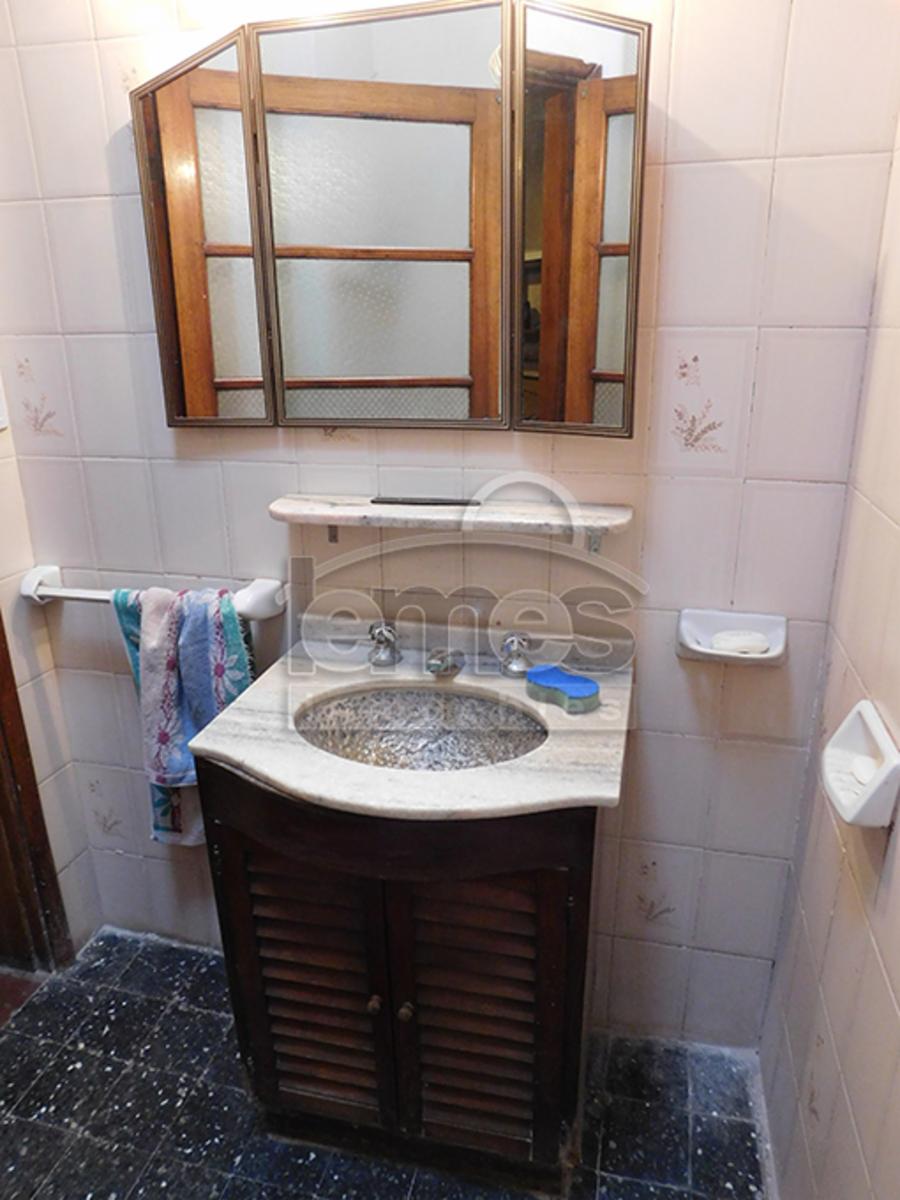 Casa a 3 cuadras de la plaza — foto 3