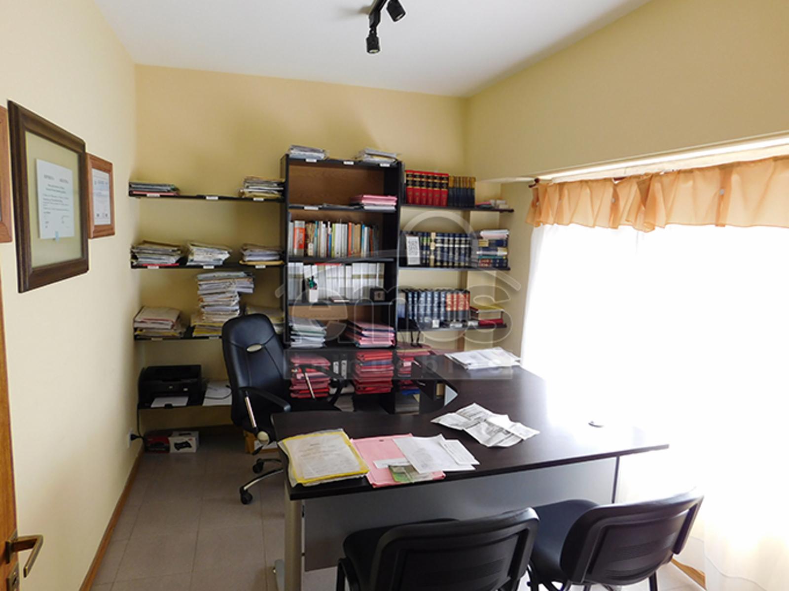 Venta o permuta de oficinas céntricas - 1