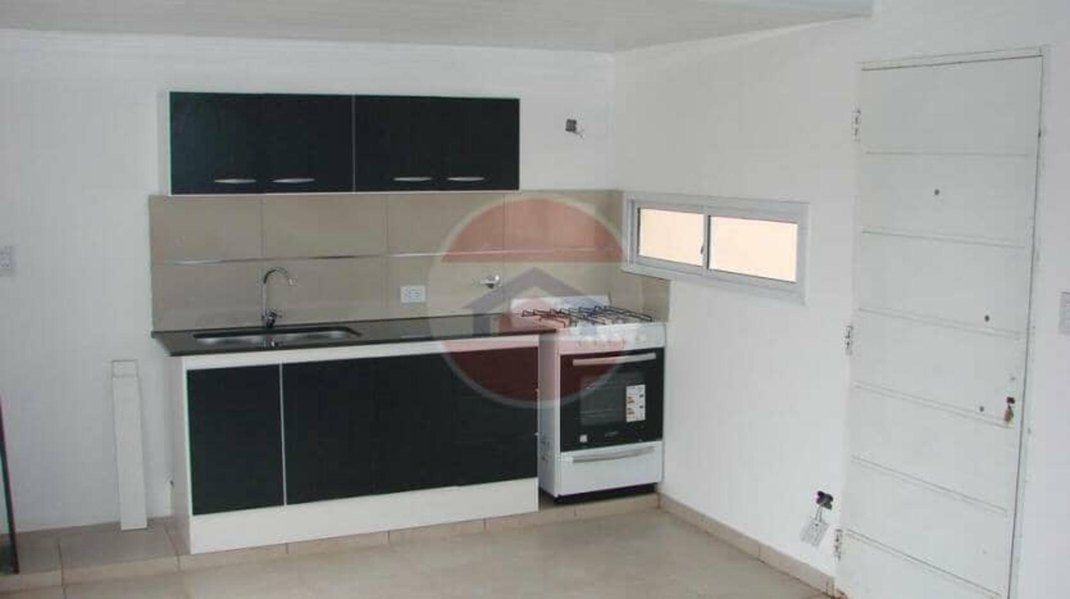 DEPARTAMENTO TIPO CASA EN VENTA EN LINCOLN - 3