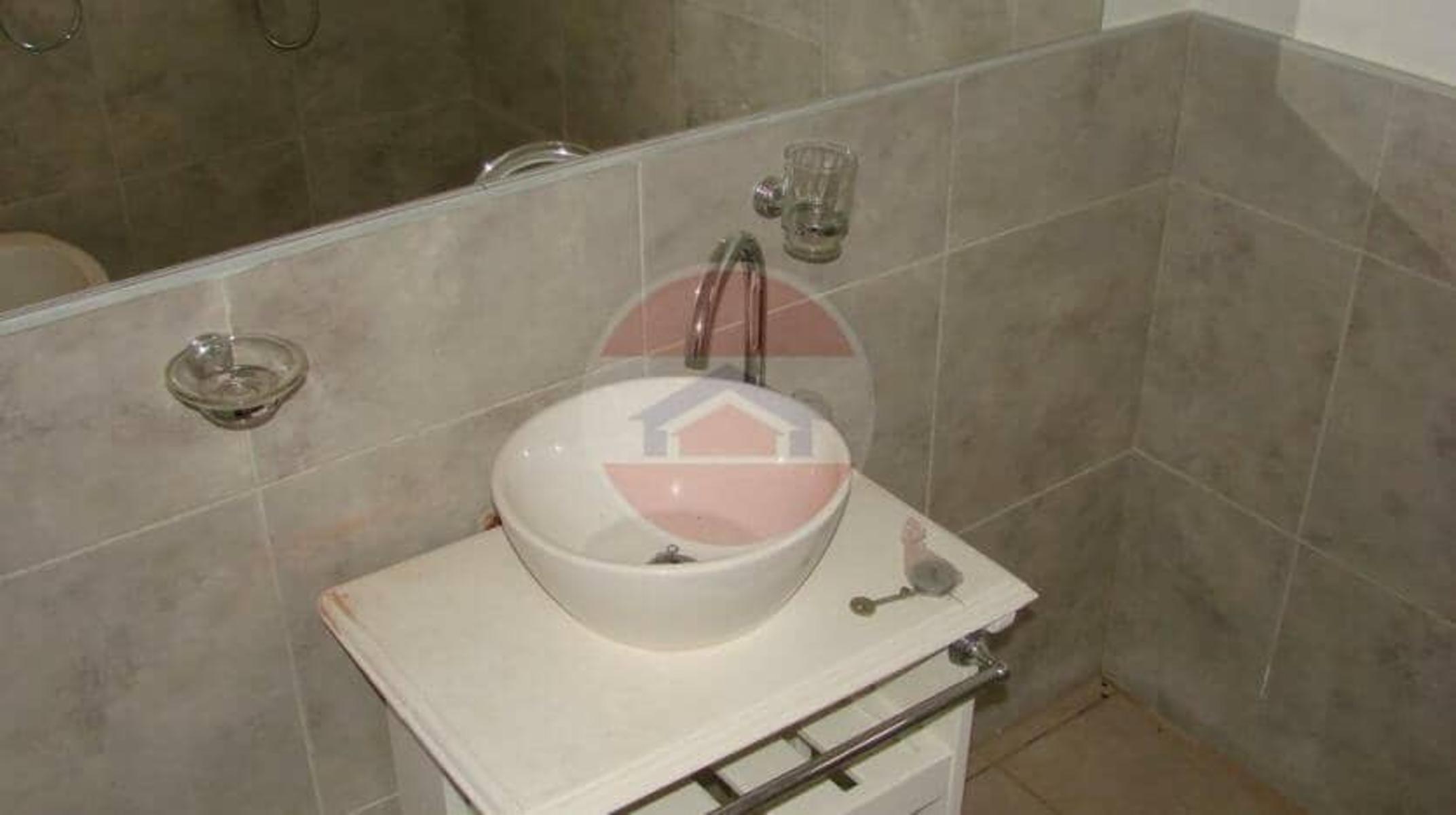 DEPARTAMENTO TIPO CASA EN VENTA EN LINCOLN - 5