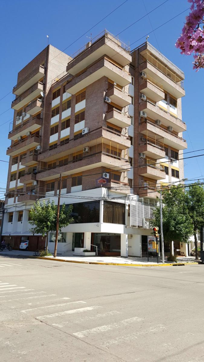DEPARTAMENTO EN VENTA EN LINCOLN - 50