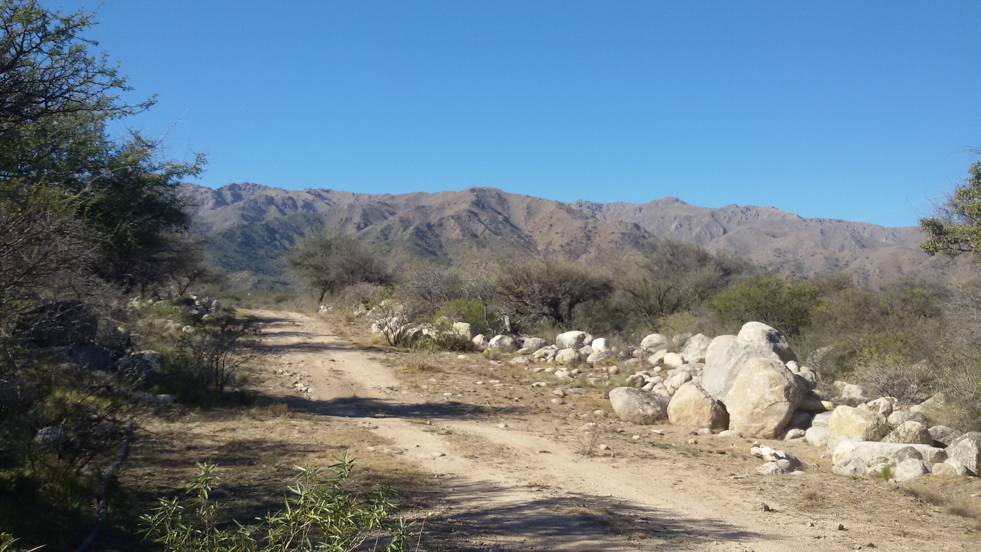 Excelente propiedad al pie de las sierras El Suyuque San Luis - 1