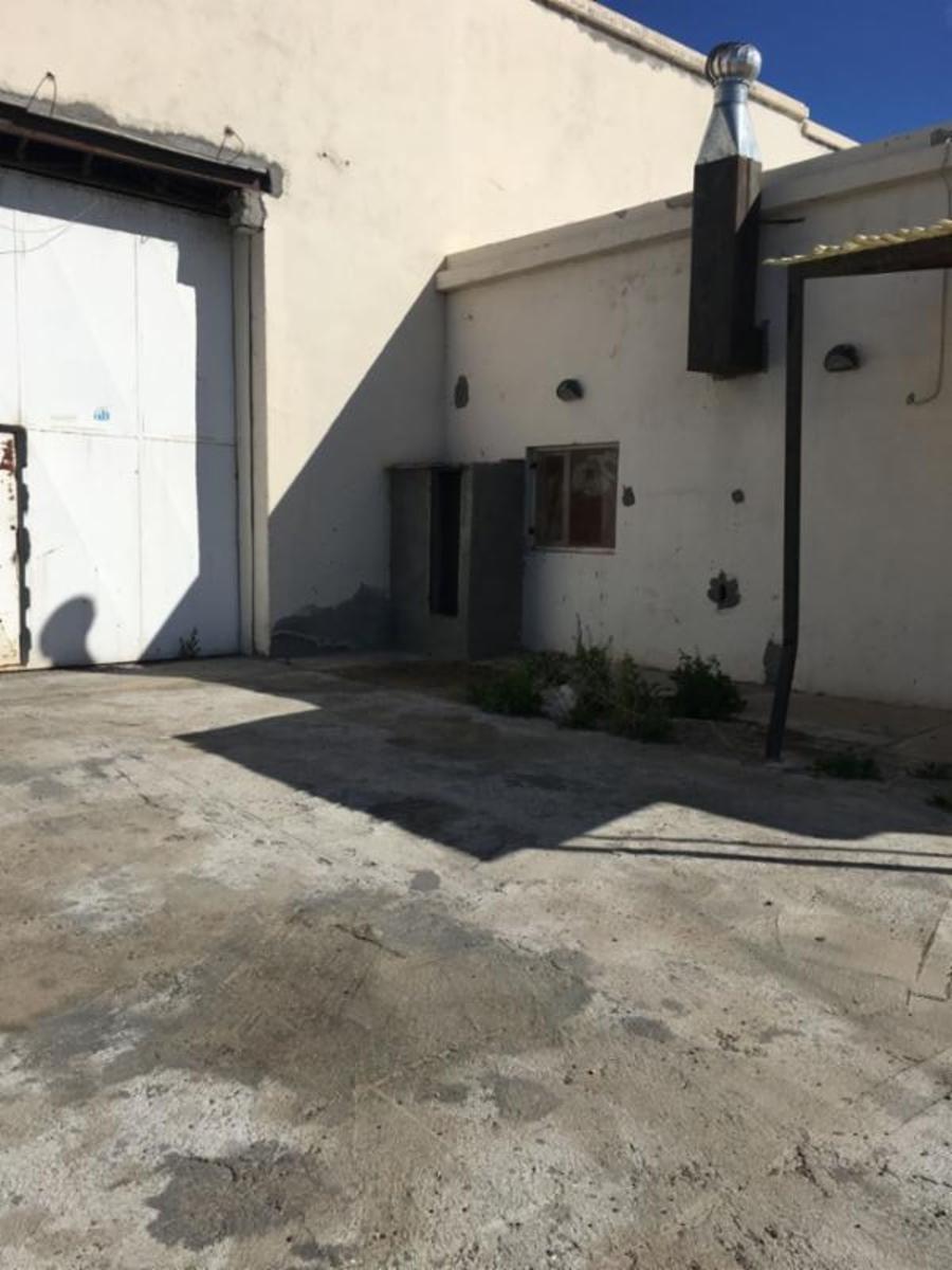 TRELEW -CHUBUT- GRAN GALPON CON VIVIENDA Y OFICINA - 3