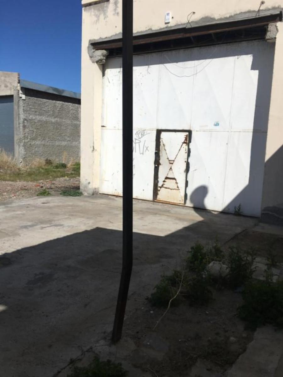 TRELEW -CHUBUT- GRAN GALPON CON VIVIENDA Y OFICINA - 4