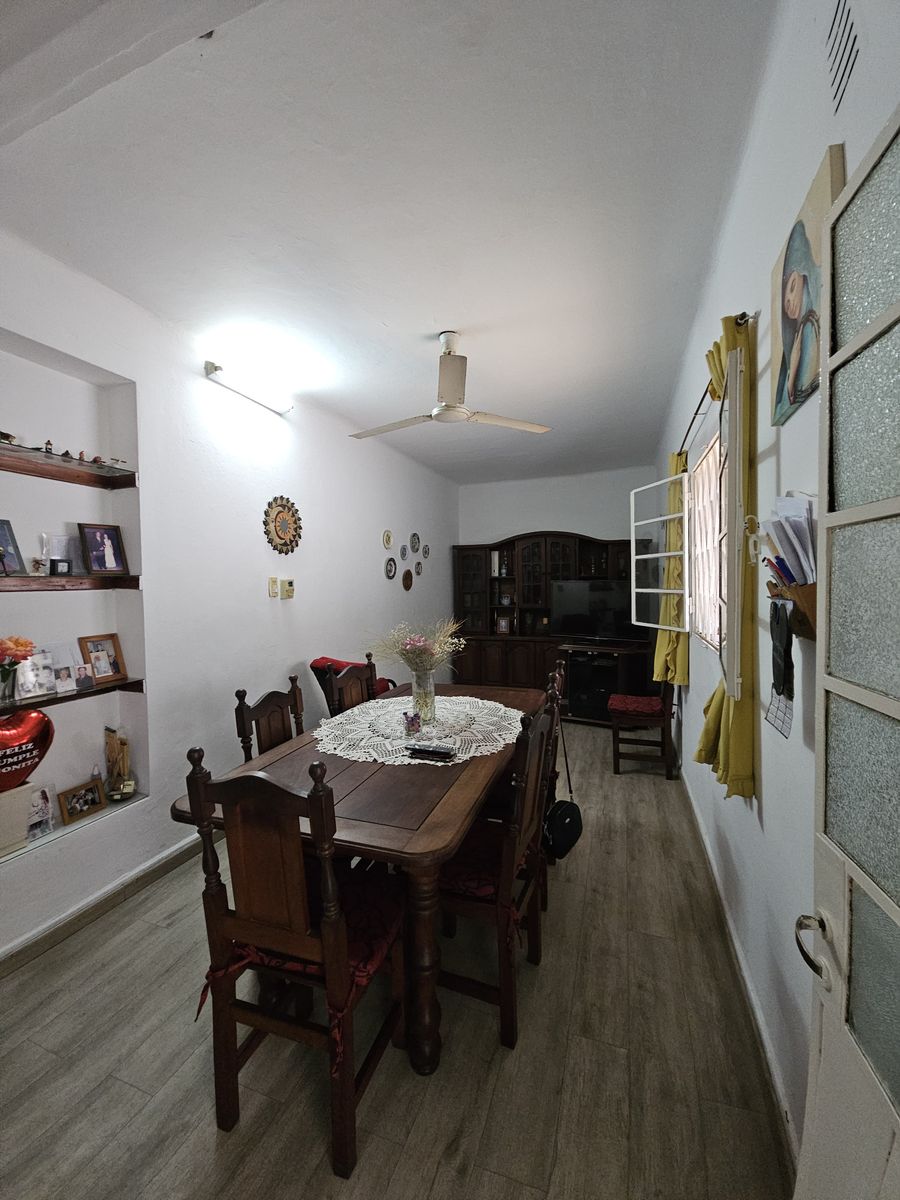 Casa con gran terreno, Cura Alvarez 525, Paraná - 5