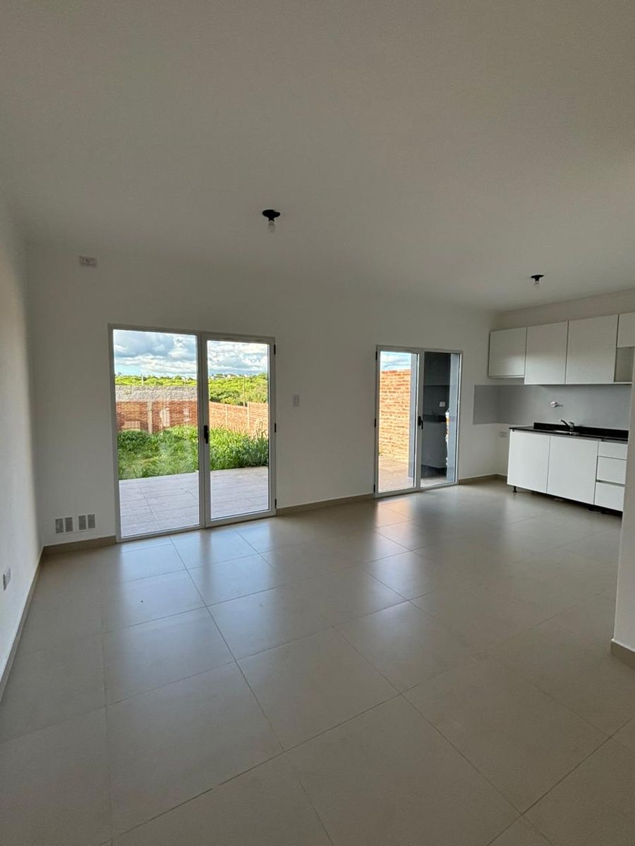 Vendo Duplex a estrenar, excelente zona. 3 dormitorios — foto 2