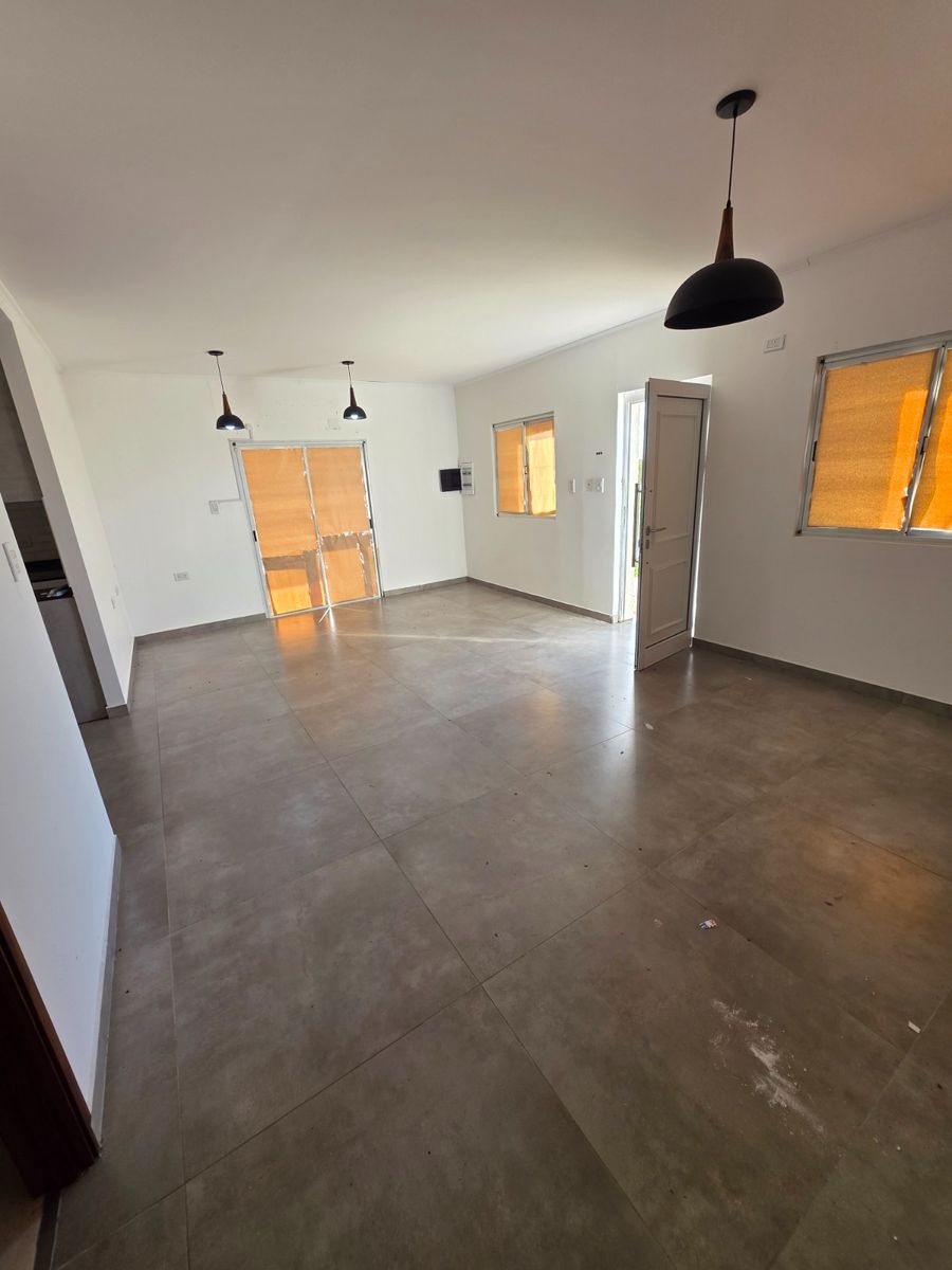Casa en Oro Verde, 2 dormitorios gran lote — foto 5